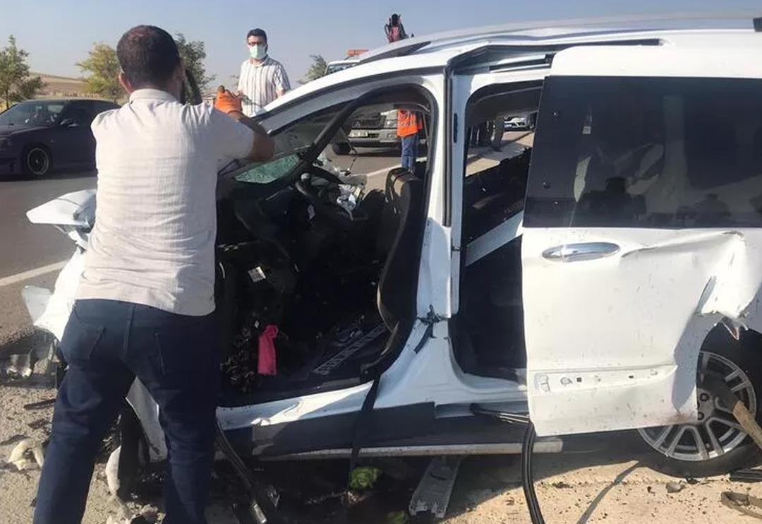 Son dakika: Konya'da feci kaza: 6 &ouml;l&uuml;, 2 yaralı