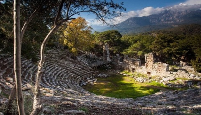 Antik çağın parfüm üretim merkezi Phaselis Antik Kenti, yerli ve yabancı turistleri ağırlıyor