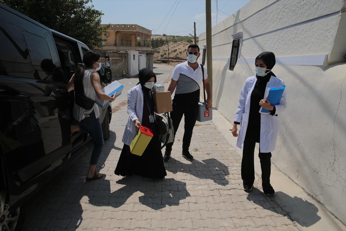 Kovid-19 aşı haritasında son sırada bulunan Şanlıurfa'da 4 dilde aşı ikna &ccedil;alışması yapılıyor