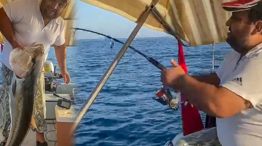 Yer: Antalya! 30 kiloluk kuzu balığı yakaladı