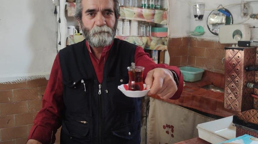 Bir çay tepsisi ile yarım asrı geride bıraktı: İşimin âşığıyım, ölene dek yapacağım