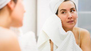 Yüzünüzü kurulamak için neden havlu kullanmamalısınız?