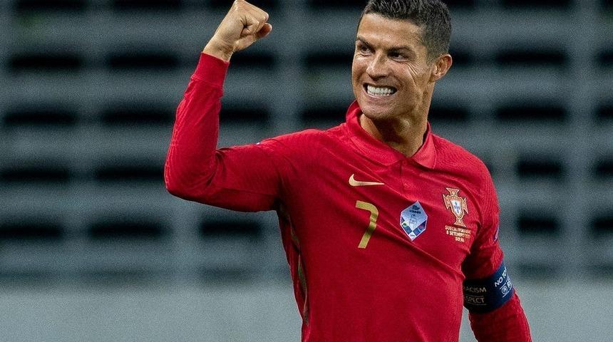 Cristiano Ronaldo resmen Manchester United'da