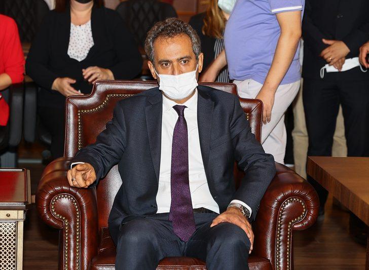 Milli Eğitim Bakanı Mahmut Özer'den AK Parti İzmir İl Başkanlığına ziyaret G4