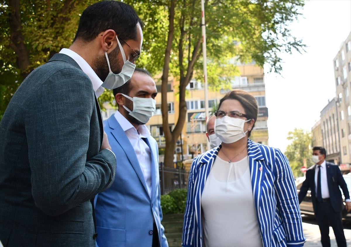 Aile ve Sosyal Hizmetler Bakanı Yanık, Kahramanmaraş Valiliğini ve B&uuml;y&uuml;kşehir Belediyesini ziyaret etti: