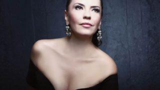 Aşı karşıtlığıyla bilinen Yeşim Salkım, koronavirüse yakalanan babası için dua istedi