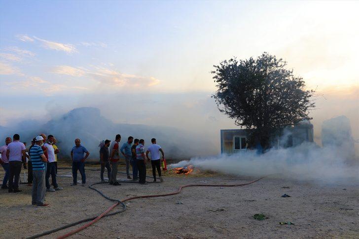 Burdur'da saman pazarında çıkan yangında 150 ton saman ve bir tır yandı G1