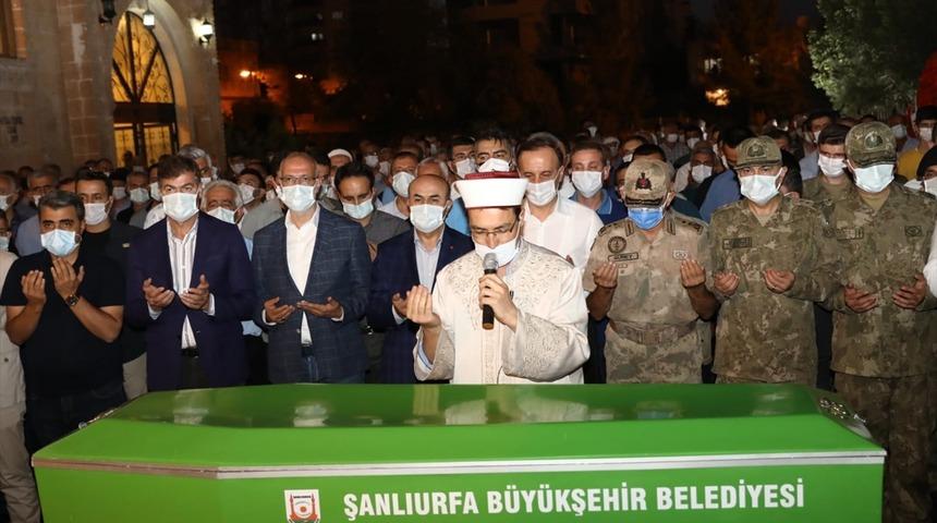 Şanlıurfa Valisi Abdullah Erin'in vefat eden babasının cenazesi Mardin'de toprağa verildi