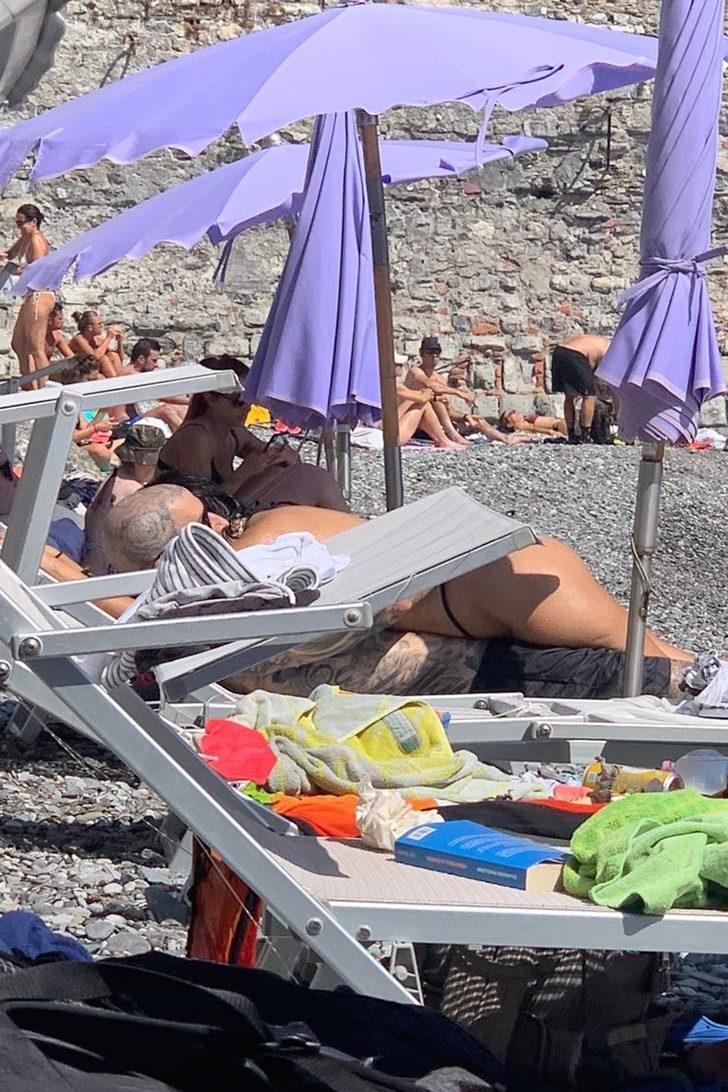 Kourtney Kardashian sınırları zorladı! Plajda sevgilisinin üstüne yattı G3