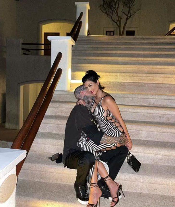 Kourtney Kardashian sınırları zorladı! Plajda sevgilisinin üstüne yattı G4