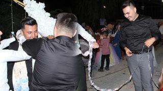 Afyonkarahisar'da şaşkına çeviren takı töreni