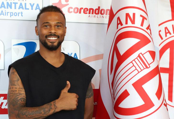 Antalyaspor, Fredy Ribeiro'nun sözleşmesini uzattı  
