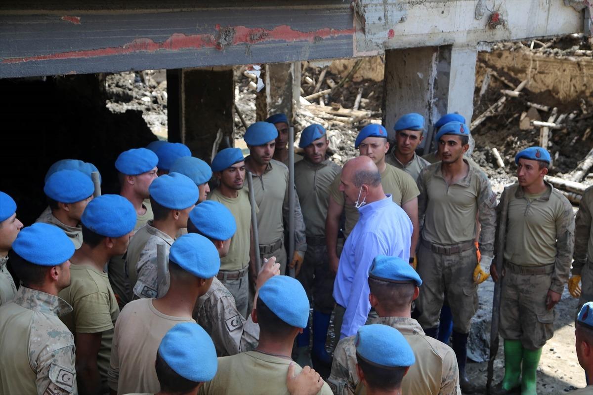 Jandarma sel felaketinden etkilenen Bozkurt'un yaralarını sarmak i&ccedil;in canla başla &ccedil;alışıyor