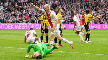 Beşiktaş'ın rakibi Ajax, rakibine gol yağdırdı!