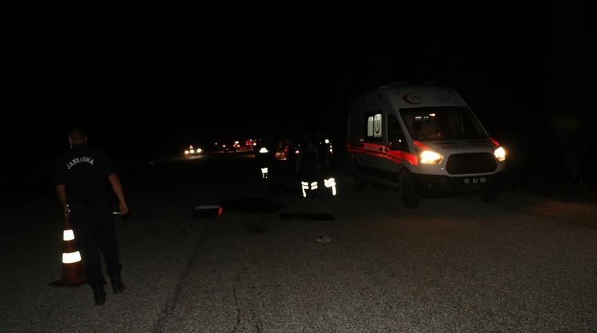 Adıyaman'da motosiklet ile hafif ticari araç çarpıştı: 1 ölü, 1 yaralı