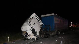 Edirne'de 2 tırın çarpıştığı kazada 1 kişi yaralandı