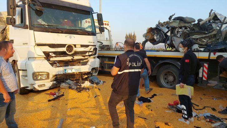 GÜNCELLEME - Manisa'da zincirleme trafik kazasında 3 kişi öldü, 5 kişi yaralandı G3