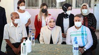 AK Partili Leyla Şahin Usta, Mersin'deki yangında zarar gören alanlarda incelemede bulundu