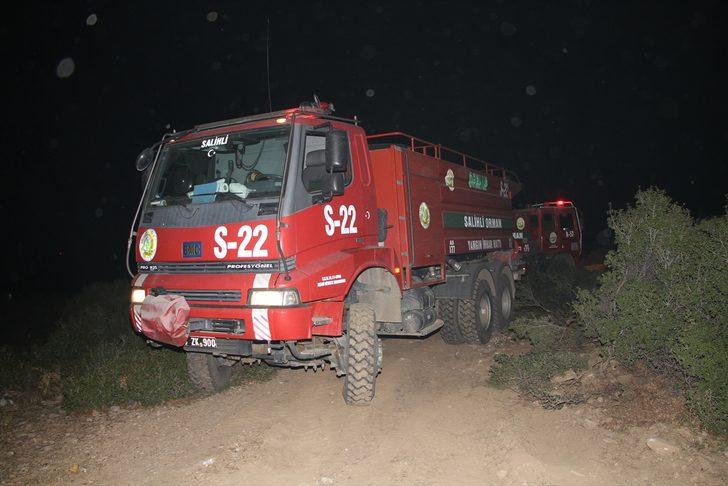 Manisa'nın Kula ilçesindeki orman yangını kontrol altına alındı G4