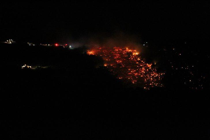 Manisa'nın Kula ilçesindeki orman yangını kontrol altına alındı G5