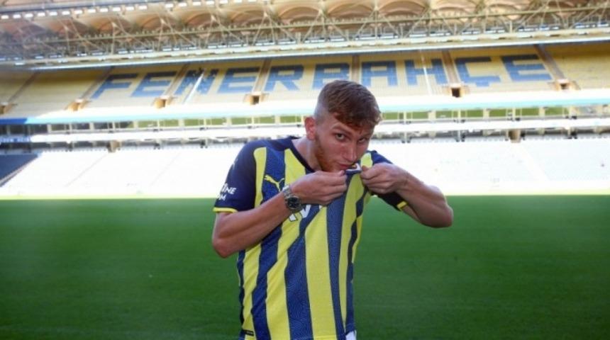 Fenerbahçe'de Burak Kapacak'ın lisansı çıkmadı