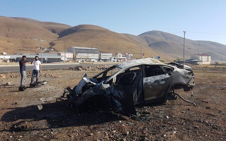 Bingöl'de devrilen otomobil yandı G2