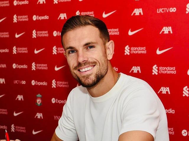 Liverpool yıldız isimle sözleşme uzattı