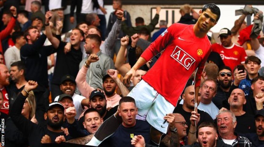 Cristiano Ronaldo, Manchester United ile 2 + 1 yıllık s&ouml;zleşme imzaladı