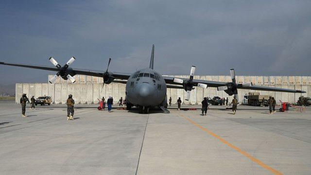 Afgan Hava Kuvvetleri'nden Taliban'a kalan bir uçak