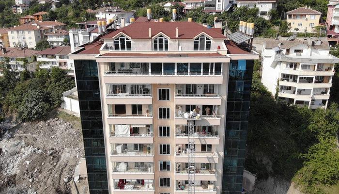Kastamonu'da selde yıkılan binanın müteahhidine ait bir başka bina için yıkım kararı çıktı