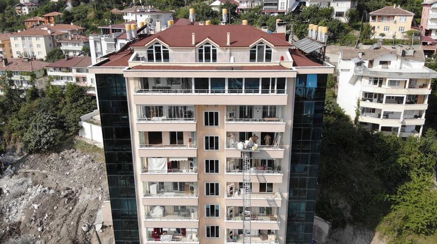 Kastamonu'da selde yıkılan binanın müteahhidine ait bir başka bina için yıkım kararı çıktı