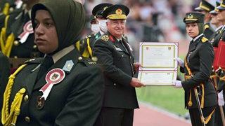 Kara Harp Okulu'nda tarihi an! Müberra Öztürk ilk başörtülü subay oldu