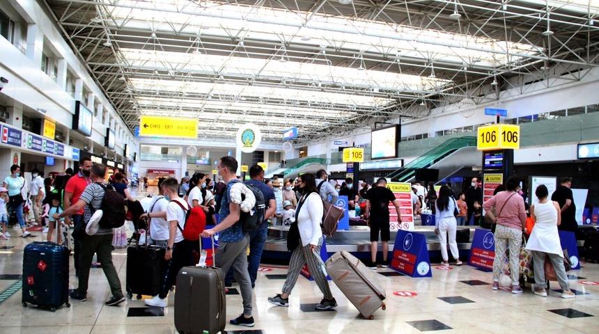 Antalya 8 ayda 5 milyon yabancı turist ağırladı! En fazla turist Rusya'dan geldi