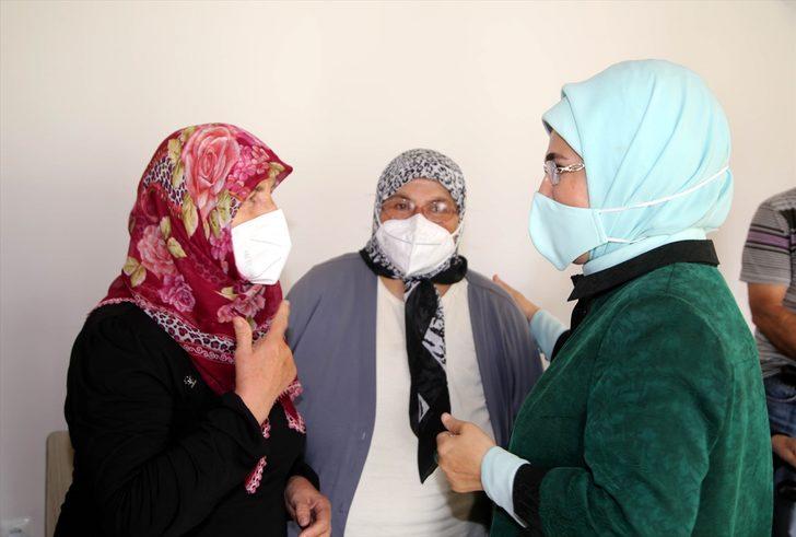 Emine Erdoğan'dan sel felaketinin yaşandığı Bozkurt'a "geçmiş olsun" ziyareti G2