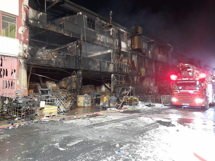 Son Dakika: İkitelli Çevre Oto Sanayi Sitesi'nde yangın çıktı G1