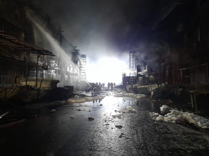 Son Dakika: İkitelli Çevre Oto Sanayi Sitesi'nde yangın çıktı G3