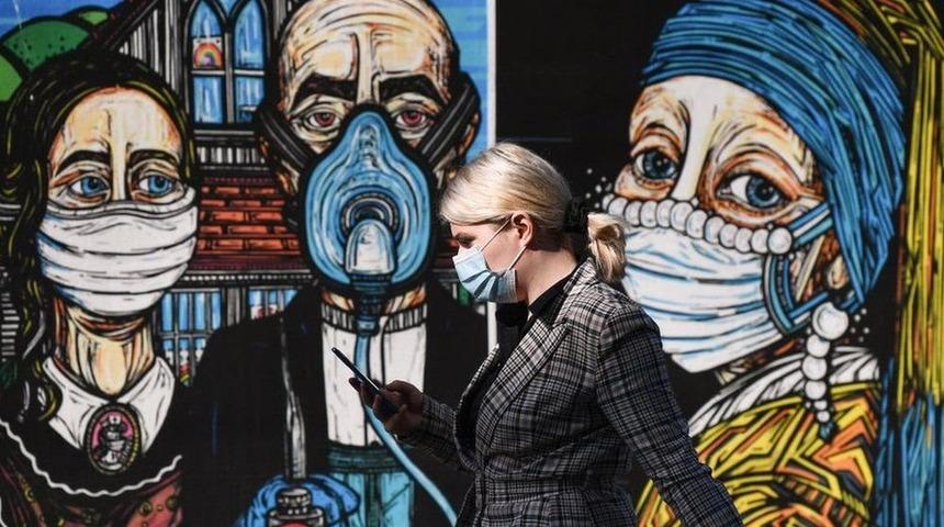 Koronavirüs salgını nihayet bitiyor mu?