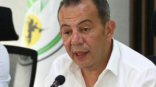 Ahmet Hakan'dan Tanju Özcan'a: Faşist olduğu kadar müptezelmiş