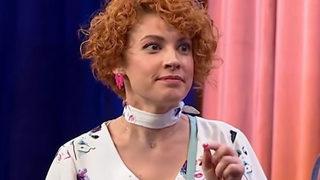 Güldür Güldür'ün Çiçek'i Açelya Topaloğlu siyah bikinisi ile kayalığın üzerine çıktı! Aşk yaşıyorum