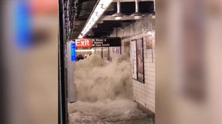 ABD'de kasırga 'cehennemi' yaşatmaya devam ediyor! Metro sular altında kaldı