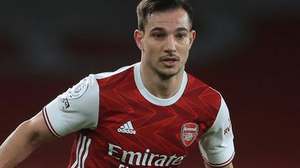 Cedric Soares, Arsenal'de kalıyor