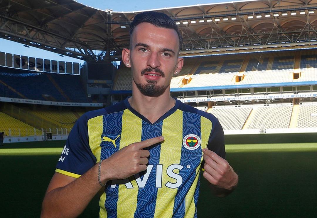 Fenerbah&ccedil;e, Mergim Berisha transferini a&ccedil;ıkladı