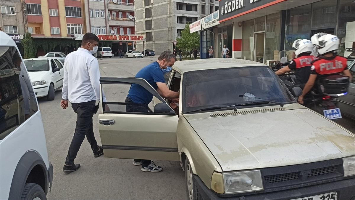 Kahramanmaraş'ta oto hırsızlığı yaptıkları &ouml;ne s&uuml;r&uuml;len 2 kişi yakalandı
