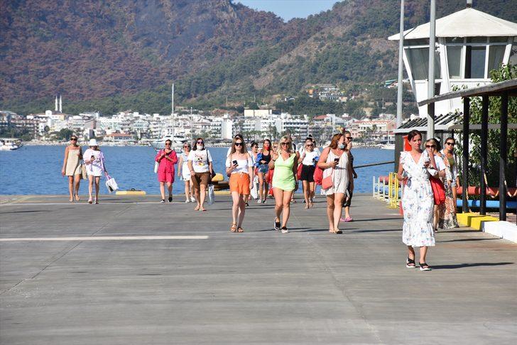 Bahama bayraklı "Blue Sapphire" 446 yolcusuyla Marmaris'e geldi G2