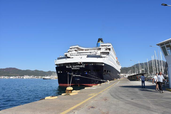 Bahama bayraklı "Blue Sapphire" 446 yolcusuyla Marmaris'e geldi G4