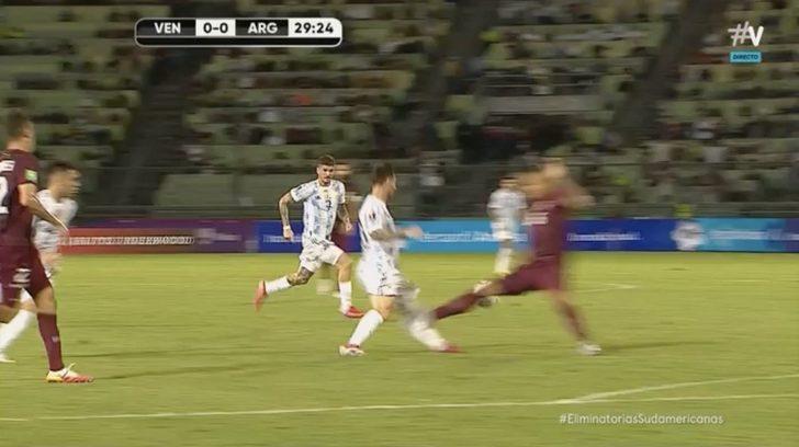 Tüm dünya Messi'ye yapılan bu faulü konuşuyor G4