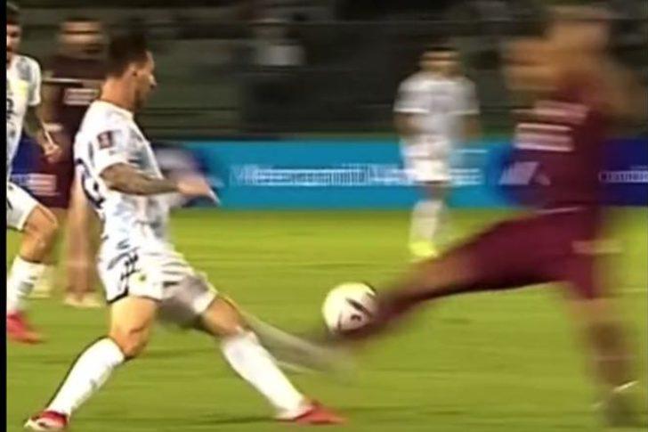 Tüm dünya Messi'ye yapılan bu faulü konuşuyor G5