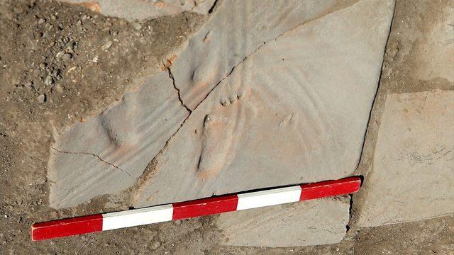 Assos kazılarında bir bebeğe ait 1300 yıllık ayak izleri bulundu