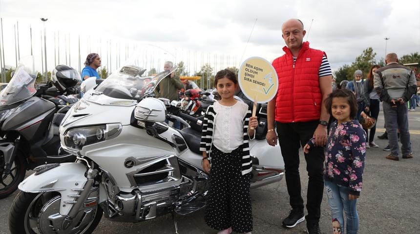 Samsun'da "Çocuklar Okula, Veliler Aşıya" kampanyasına konvoylu destek