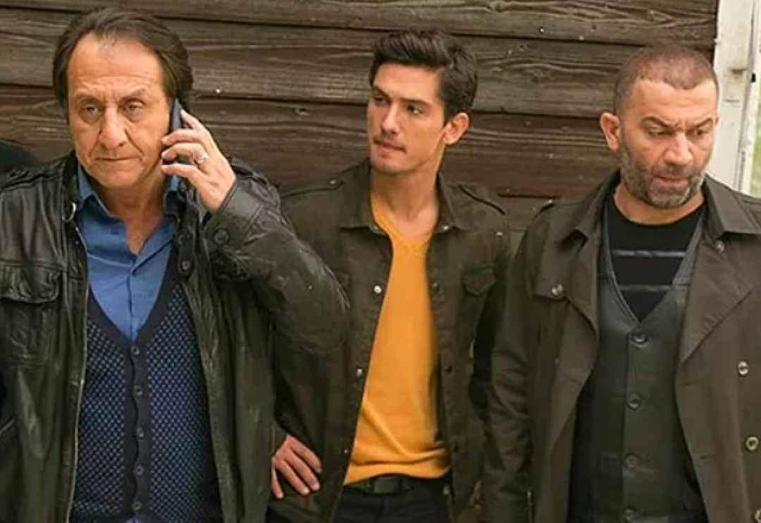 Arka Sokaklar&rsquo;ın Volkan Komiseri Boğa&ccedil; Aksoy&rsquo;un annesi g&uuml;ndem oldu! "Ablanız gibi duruyor"